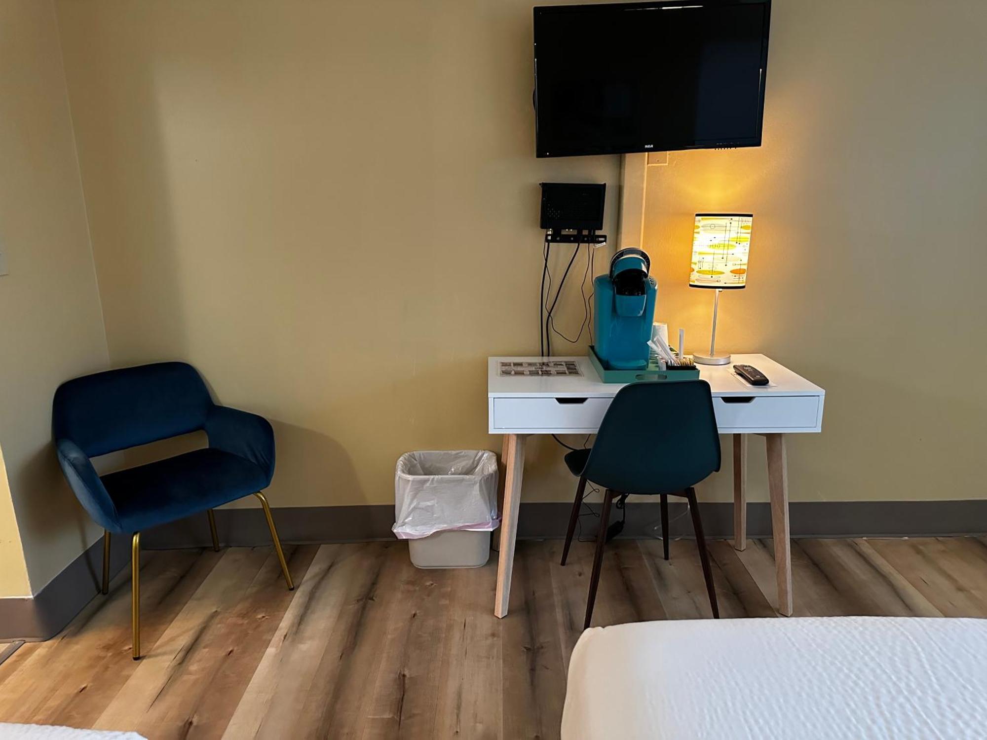 Atomic Motel Astoria Room photo